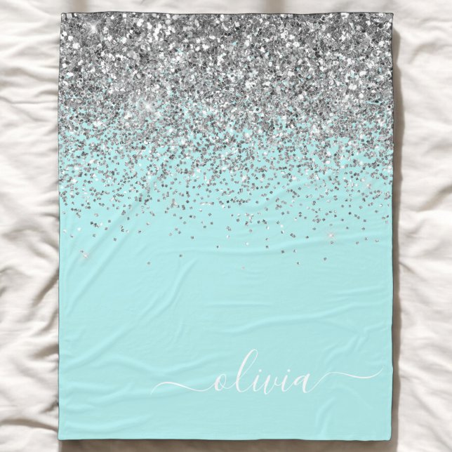 Aqua Blue Aquamarin Silver Glitzer Monogram Fleecedecke (Von Creator hochgeladen)