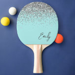 Aqua Blue Aquamarin Silver Glitzer Monogram Tischtennis Schläger<br><div class="desc">Aqua Blue Aquamarin Silver Glitzer Monogram Name Ping Pong Paddle Paddel. Das macht den perfekten 16 Geburtstag,  Hochzeit,  Brautparty,  Jubiläum,  Babydusche oder Junggeselinnen-Abschied Geschenk für jemanden,  der Lieben glamourösen Luxus und schicke Stile.</div>