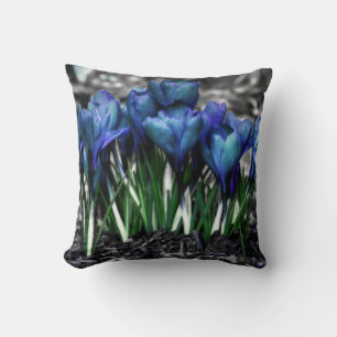 Aqua Blue Crocus Blooms Kissen