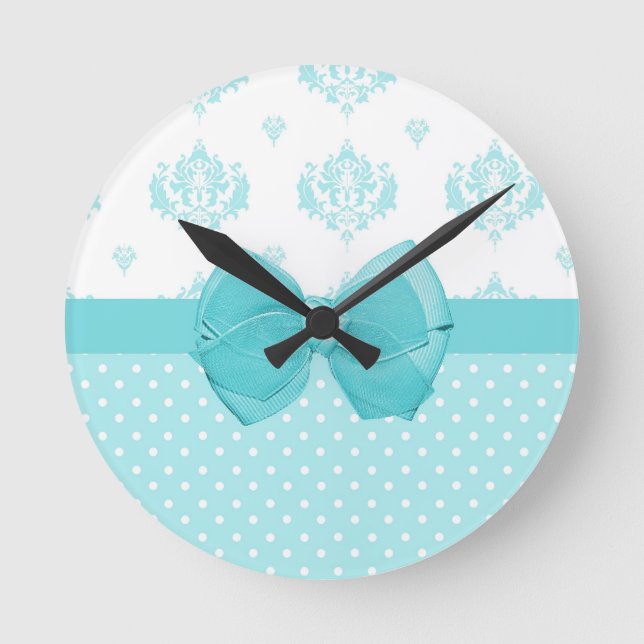 Aqua Blue Damask mit türkisfarbenem Ribbon Runde Wanduhr (Vorderseite)