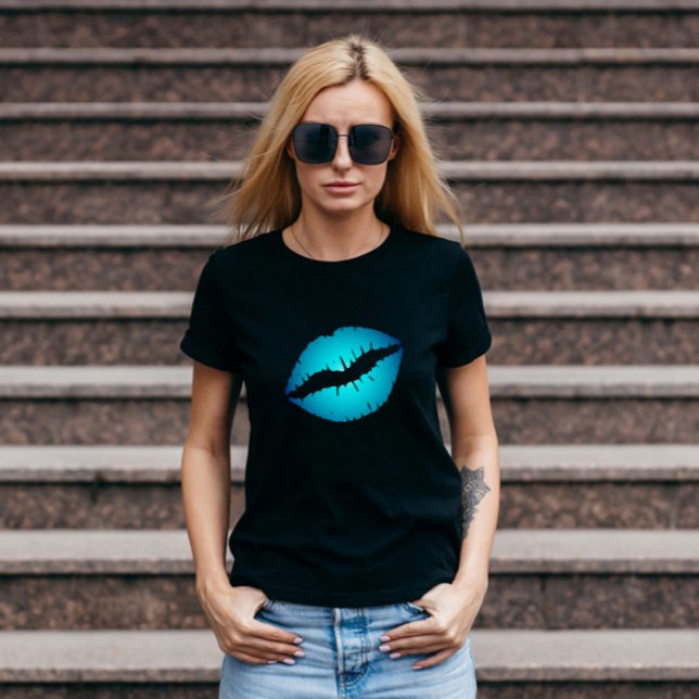 Aqua Blue Ombre Lipstick Kiss T-Shirt (Von Creator hochgeladen)
