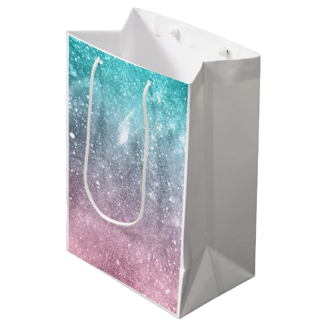 Aqua Blue Pink ombre Sea Galaxy abstrakt Mittlere Geschenktüte (Vorderseite Schrägansicht)
