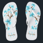 Aqua Cherry Blossoms Mit Monogramm Flip Flops<br><div class="desc">Schöne und süße Kirschblüten oder Sakura-Blume sind perfekt für Frühling,  Sommer,  sowie für Braut,  Brautmädchen,  Brautmutter,  Bräutigam,  Trauzeugin,  Blume Mädchen Geschenke,  und vieles mehr!</div>