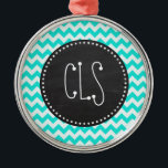 Aqua Color Zickzack; Vintager Chalkboard-Look Silbernes Ornament<br><div class="desc">Sie werden dieses niedliche,  elegante,  Vintage Chalkboard-Design mit Aqua Color Zickzack; zack zag muster design Liebe! Wir laden Sie ein,  in unserem Shop,  Baby Shower Boutique,  dieses coole Retro-Blackboard-Design auf vielen anderen großartigen individuell anpassbaren Produkten,  einschließlich Retro Baby Duwer Einladungen und Baby & Girl Geschenke! Vielen Dank!</div>