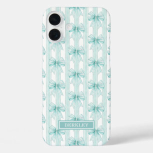 Aqua Coquette Bögen auf gestreiftem monogrammierte iPhone 16 Plus Hülle