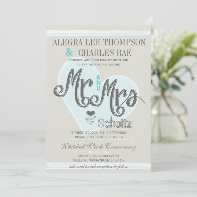 Aqua Mint Mr. and Mrs Typografy Weddings Einladung (Stehend Vorderseite)