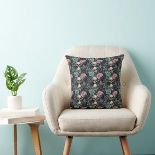 Aqua Rosa und schwarze gothische Blumen mit Totenk Kissen