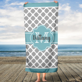 Aqua und Grau-Quatrefolie Mit Monogramm Badetuch Badehandtuch