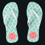 Aqua und Korallenbroschüre Flip Flops<br><div class="desc">Maßgeschneiderte,  bedruckte Flop-Sandalen mit einem stilvollen marokkanischen Quartrefolienmuster und einem eigenen Monogramm oder einem anderen Text in einem Kreisrahmen. Klicken Sie auf Anpassen,  um Schriftart und Farben zu ändern oder eigene Bilder hinzuzufügen,  um ein einzigartiges Design zu erstellen!</div>