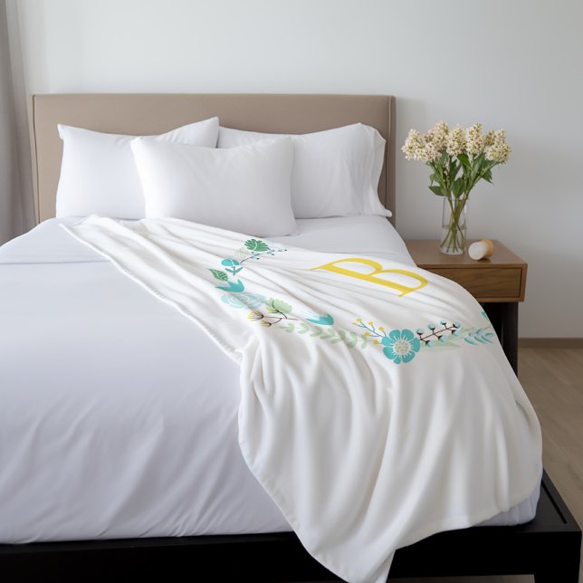 Aqua und Mit Monogramm gelber Blumenreath Fleecedecke (Von Creator hochgeladen)