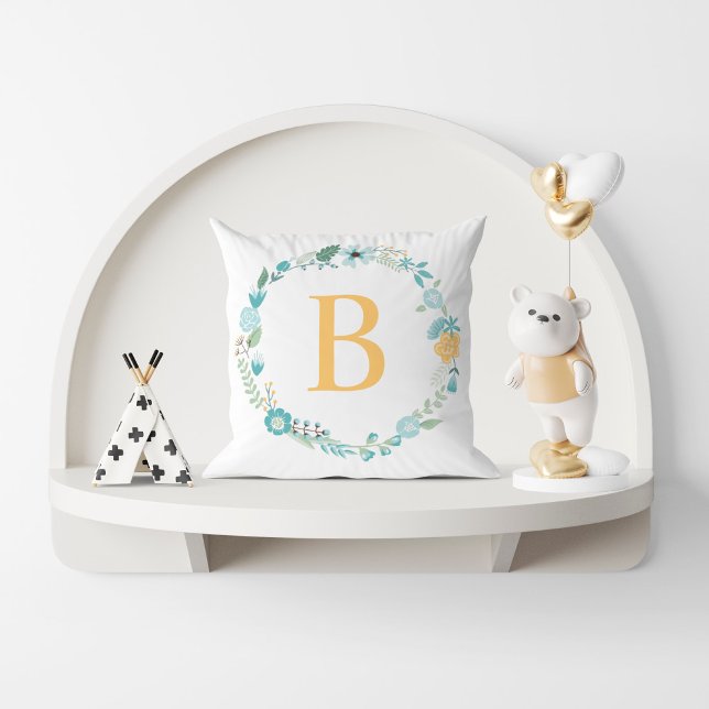 Aqua und Mit Monogramm gelber Blumenreath Kissen (Von Creator hochgeladen)