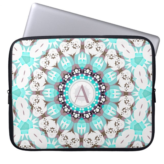 Aqua White Hearts Mandala mit benutzerdefiniertem  Laptopschutzhülle (Vorderseite)