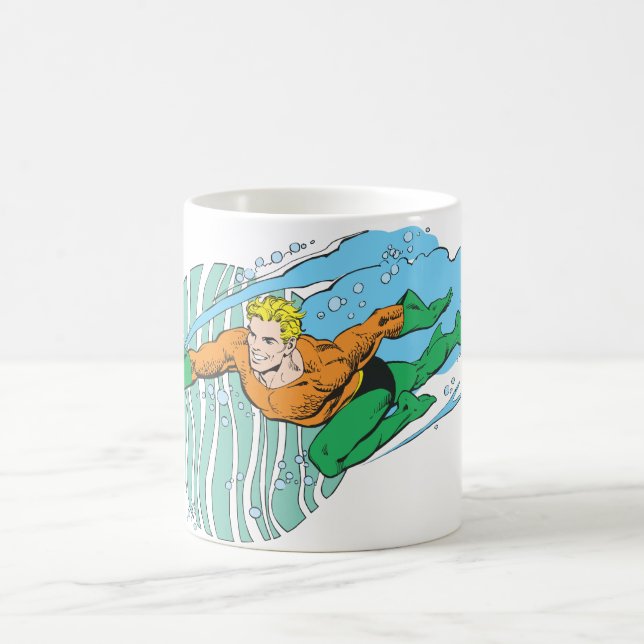 Aquaman Leaps Verlassen Kaffeetasse (Mittel)