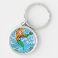 Aquaman springt aus dem Meer