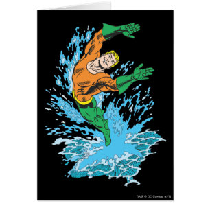 Aquaman springt in Wellen