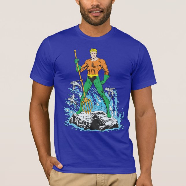 Aquaman steht mit Pitchfork T-Shirt (Vorderseite)