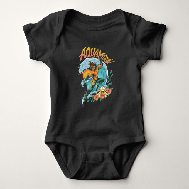 Aquaman und Trident Rising Surf Graphic Baby Strampler (Vorderseite)