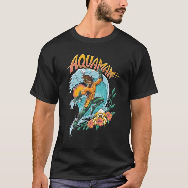 Aquaman und Trident Rising Surf Graphic T-Shirt (Vorderseite)