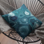 Aquamarin Blue Agate Stone Kissen<br><div class="desc">Dieses Design wurde durch digitale Kunst erstellt und kann personalisiert werden, indem Sie auf den Knopf Anpassen klicken und die Farbe ändern, einen Namen, Initialen oder Ihre Lieblingssprache hinzufügen. Kontaktieren Sie mich unter colorflowcreations@gmail.com , wenn Sie dieses Design für ein anderes Produkt haben möchten. Sehen Sie mehr meiner Kreationen oder...</div>