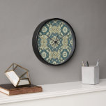 Aquamarin Blue Green Gray Ochre Angesagter Bohemis Uhr<br><div class="desc">Schönes zeitgenössisches ockergelbes, graugrünes, aquamarines, blaues und graues Bohemisches Mosaikmuster. Modernes und cooles Design für den Trend, den angesagten Trendsetter, den Vintagen Retro-Look oder den abstrakten geometrischen Motiv-Liebhaber. Dieses lustige und niedliche Hipster-Design ist auf einer großen Auswahl an elektronischen Gadget-Accessoires und Zuhause-Dekorakzenten für diejenigen, die Liebe dekorieren ihr Master- oder...</div>