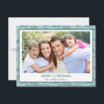 Aquamarin Blue Leaf Muster Einfach Frohe Weihnacht Feiertagskarte<br><div class="desc">Aquamarin Blau und Mint Grün Leaf Muster Einfach Frohe Weihnachtsfotokarte. Das Bild und der Familienname können auf dieser einfachen und eleganten Pastel Greenery Weihnachtsfotokarte ersetzt werden.</div>
