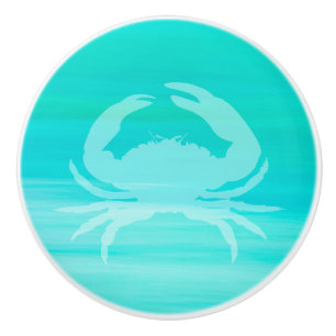 Aquamarin türkisfarbenes Meerwasser mit einer Krab Keramikknauf