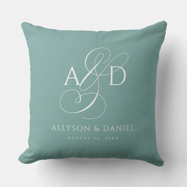Aquamarine Elegant Initial Script Monogram Wedding Kissen (Vorderseite)