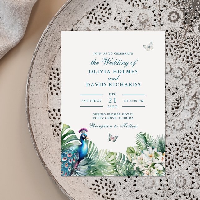 Aquamarine Peacock Tropical Blume Butterfly-Hochze Einladung (Teal Peacock Tropical Flowers Butterfly Wedding Invitation on a boho ceramic plate.)
