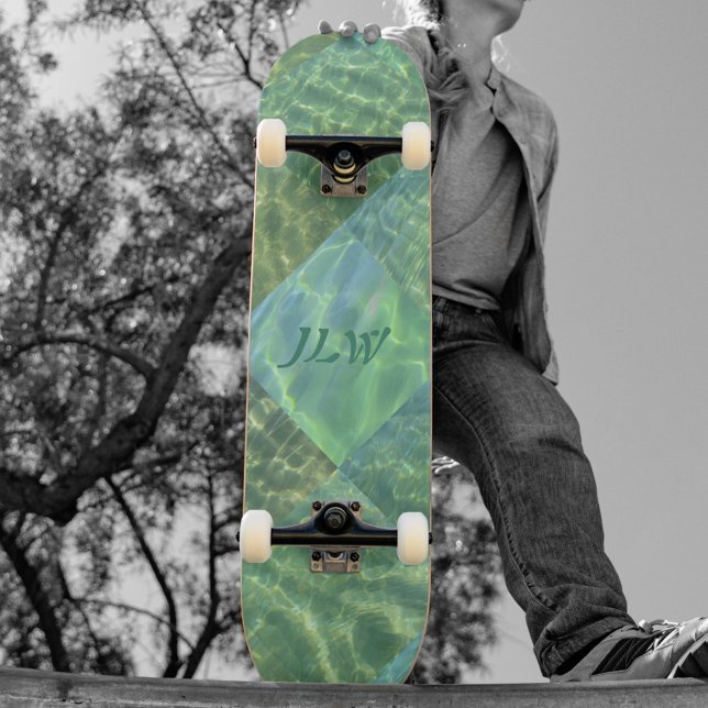 Aquamarine Seafoam Water Patchwork mit Initialen Skateboard (Von Creator hochgeladen)
