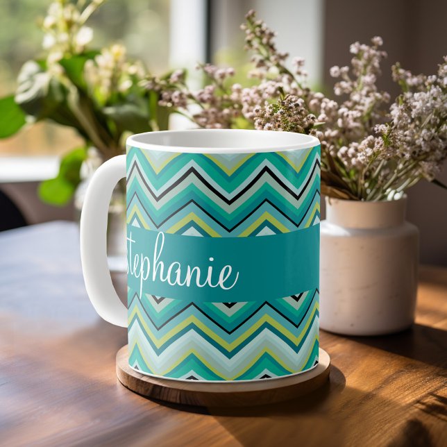 Aquamariner und grüner riesiger Zickzack Muster-In Tasse (Mug template with a place for custom text)