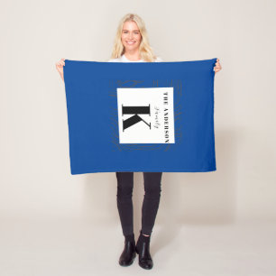 Aquamarines Monogramm modern, stilvoll und Cool Fleecedecke