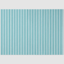 Aquamarines und weißes Gewebpapier