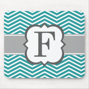 Aquamarines weißes Monogramm Letter F Zickzack Mousepad