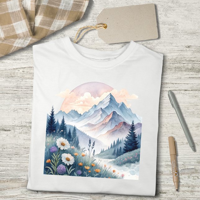 Aquarell Alp Landschaft mit Wildblumen Tri-Blend Shirt (Von Creator hochgeladen)
