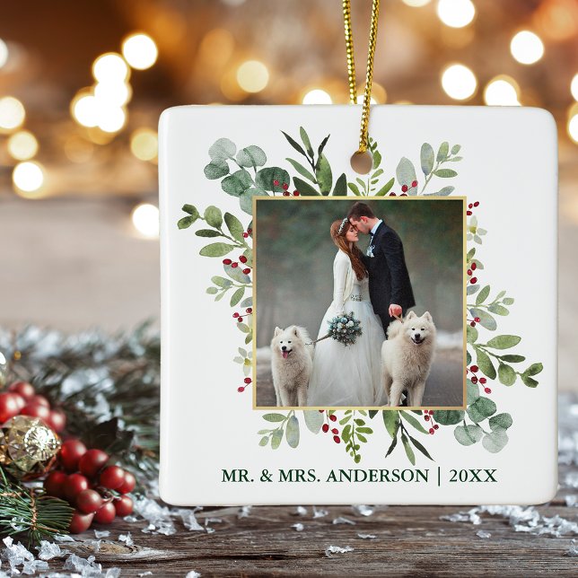 Aquarell Berries Hochzeitliches Foto Grün Keramikornament (Customize to change text color, style or size.)