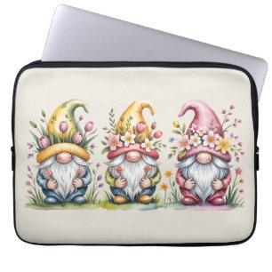Aquarell-Frühlings-Gnom-Trio mit Blumenhüten Laptopschutzhülle