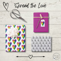 Aquarell-Herzen und XOXO-Geschenkpapierbögen