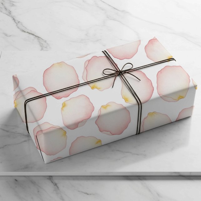 Aquarell rosa Blütenblätter Geschenkpapier (Von Creator hochgeladen)