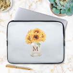 Aquarell Rustikale Sonnenblume Bouquet im Mason Ja Laptopschutzhülle<br><div class="desc">Fügen Sie eine Touch Blumenstrauß-Touch zu Ihrem Stil mit unserem Watercolor Rustic Sunflower Bouquet in Mason Jar Laptop Ärmel! Personalisieren Sie das Monogramm und machen Sie es zu Ihrem. Geeignet für Farmhouse-,  Land- und Boho-Liebhaber.</div>