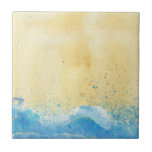 Aquarell Sand und Wasser Beach Keramik Tile Fliese<br><div class="desc">Der Sand ist in Aquarelltönen gehalten,  und die Flut ist blau und mit ein bisschen Imitat Glitzer bestreut. Ideal für Ihren Urlaub Zuhause oder Hütte. Erstellt von der einfachen Farmhouse Press.</div>