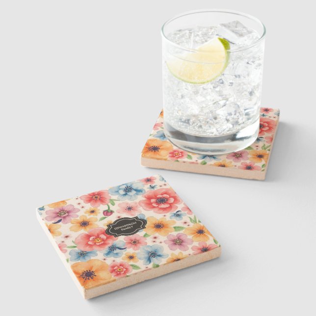 Aquarell-Sommerblumen-Muster monogrammiert Steinuntersetzer (Seitenansicht)