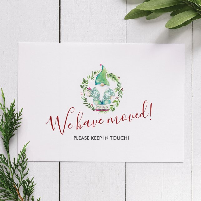 Aquarell Wir haben Weihnachtsgottkarte verschoben Postkarte (Gnome Christmas cards moving announcements watercolor art by Victoria Grigaliunas of Do Tell A Belle)