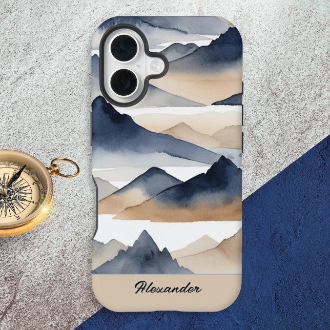 Aquarellberge Personalisierter Name iPhone 16 Hülle (A phone case with mountains design in a watercolor style, personalized with a name in a script font)