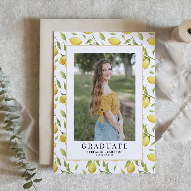 Aquarellblau Lemon Grünpflanzen Muster Foto Abschl Einladung (Customizable photo graduation invitation featuring watercolor lemon pattern.)