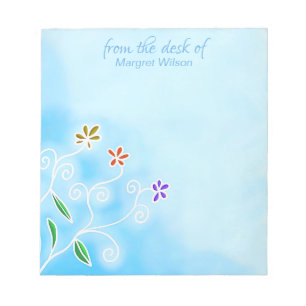 Aquarellblau mit fantastischen Blumen Notizblock