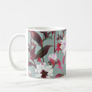 Aquarellblume: Handgezeichnete Blüten. Kaffeetasse
