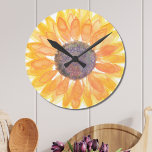 Aquarellblume Runde Wanduhr<br><div class="desc">Diese Blumenuhr ist mit einer originalen gelben Sonnenblume in Aquarell dekoriert. Macht ein perfektes Geschenk für die Hauswärmung. Original Wasserfarbe © Michele Davies.</div>
