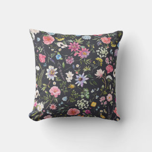 Aquarellblume: sanftes Sommermuster. Kissen
