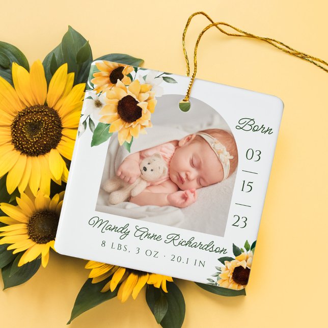 Aquarellblütenblütenbaby Birth Stats Foto Keramikornament (Watercolor Sunflower Floral Baby Birth Stats Photo Ceramic Ornament)