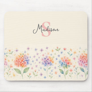 Aquarellblütenmonogramm — pastellfarbene Blüten Mousepad